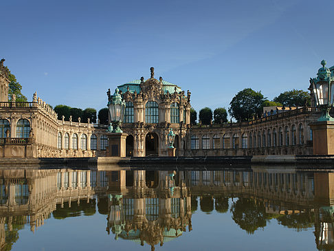 Fotos Wallpavillon mit Brunnen