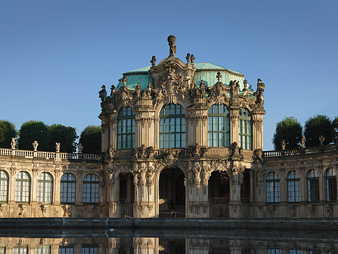 Wallpavillon mit Brunnen Foto 