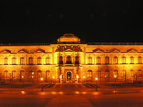 Dresdner Zwinger bei Nacht Foto 