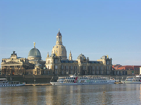 Frauenkirche von der Brühlschen Terrasse Fotos