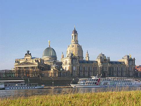 Frauenkirche von der Brühlschen Terrasse Fotos