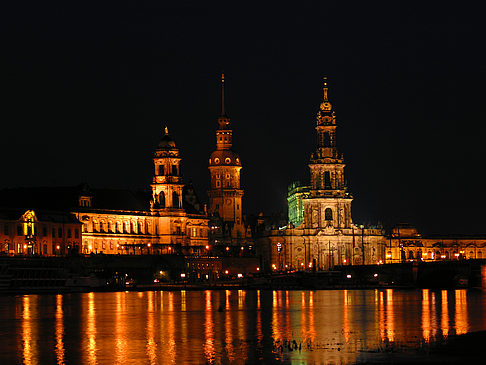 Foto Hofkirche bei Nacht