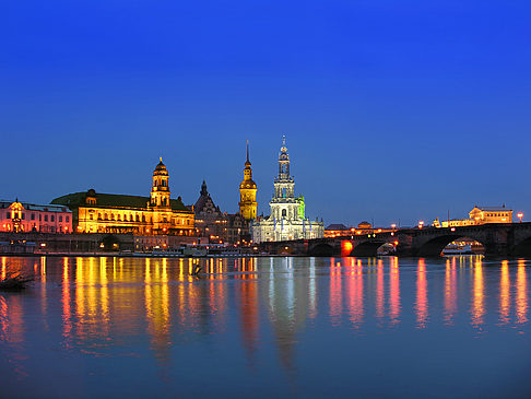 Hofkirche bei Nacht Foto 