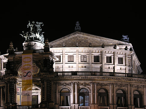 Foto König Johann Denkmal bei Nacht - Dresden