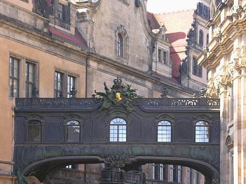 Foto Übergang zwischen 2 Häusern - Dresden